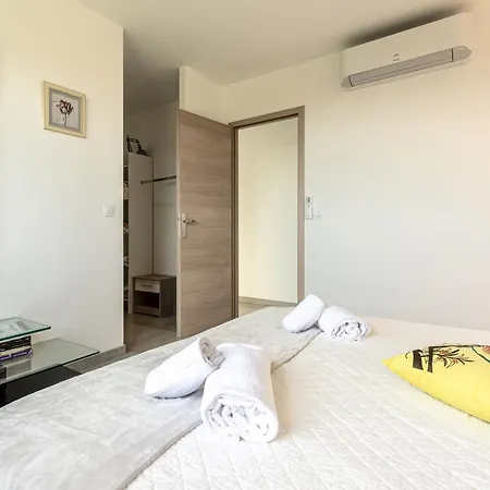 Lamas By Interhome Sainte-Lucie de Porto-Vecchio